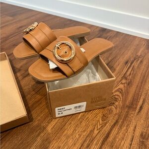 Steve Madden Reef Brown Leather Slides with Gold Accent. New in Box. Size 9